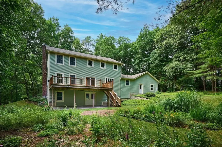 2 Eastwood Dr, Southampton, MA 01073 - #3