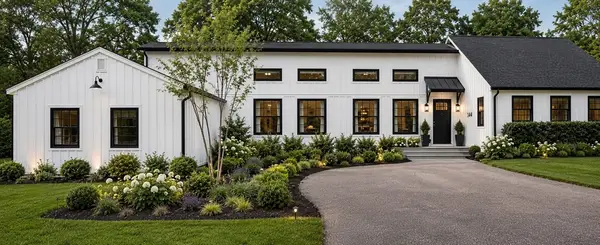 659 Highland St, Northbridge, MA 01534