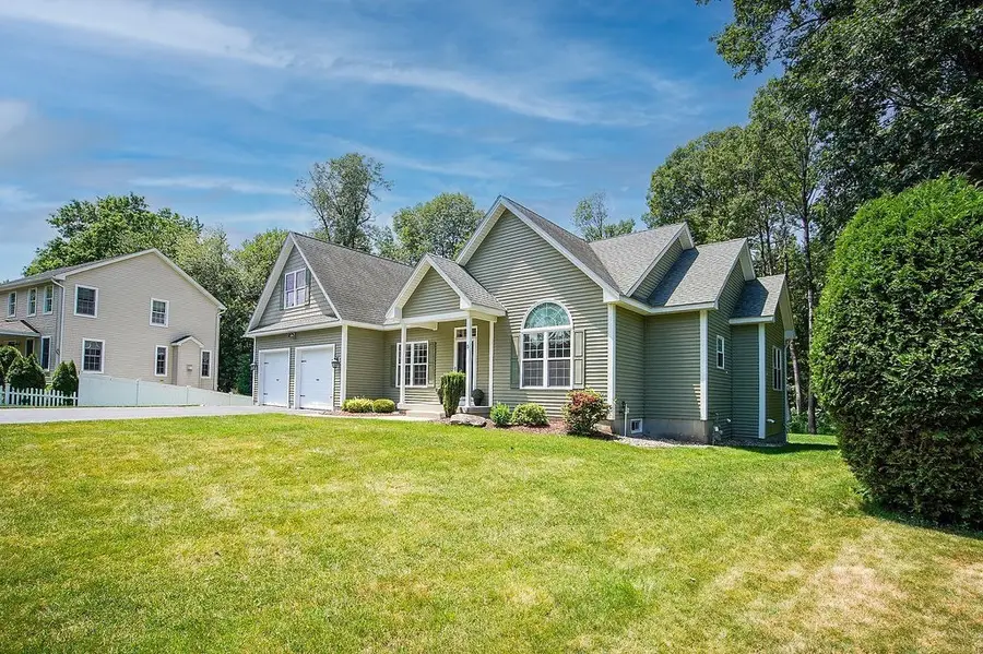 5 Red Bridge Ln, South Hadley, MA 01075 - #2