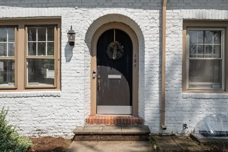 107 Perkins St, Springfield, MA 01118 - #2
