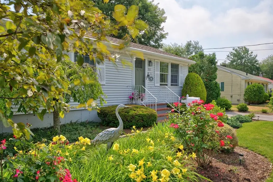 212 Pine Grove St, New Bedford, MA 02745 - #3