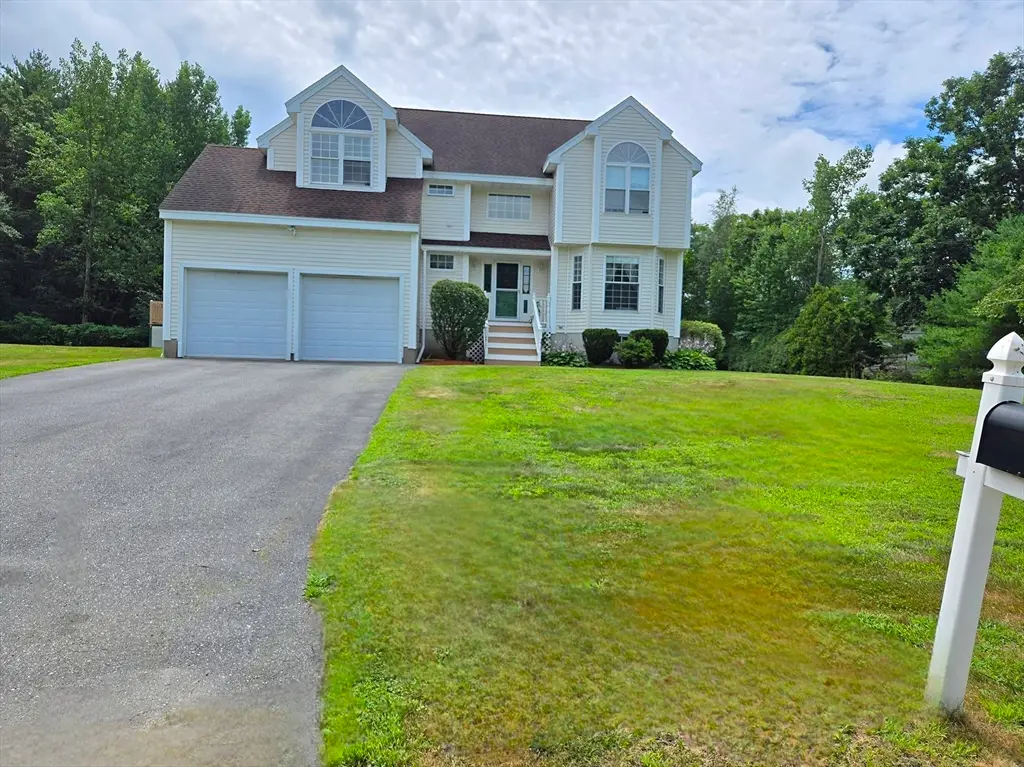 4 Jennifer, Pelham, NH 03076 - #1