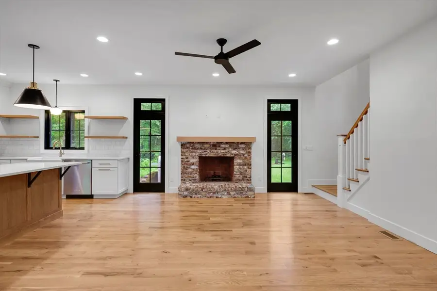 1322 Center St, Ludlow, MA 01056 - #3