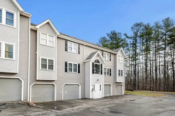 74 Tennis Plaza Rd #31, Dracut, MA 01826