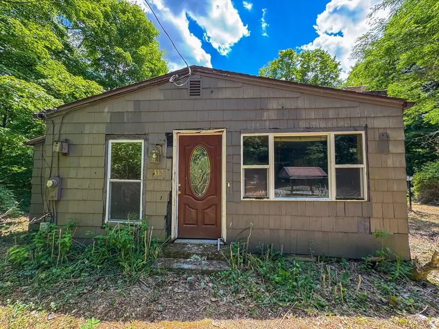 332 Batchelor St, Granby, MA 01033 - #3