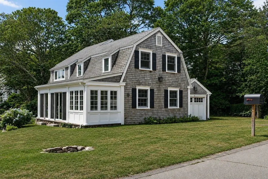 51 Davis St, Tisbury, MA 02568 - #2