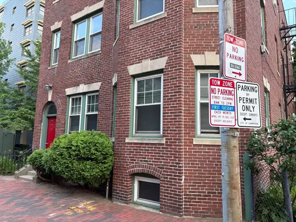 252 Harvard St #1, Cambridge, MA 02139
