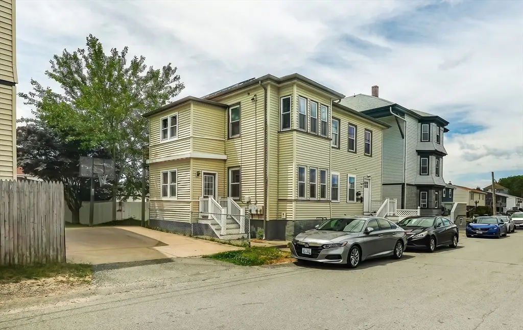 833 Grinnell St, Fall River, MA 02721 - #1
