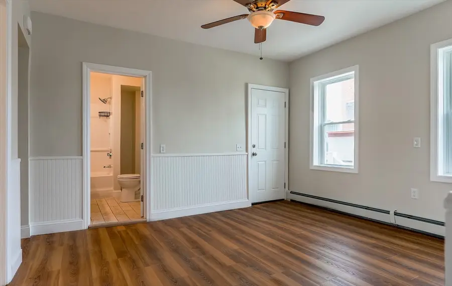 833 Grinnell St, Fall River, MA 02721 - #3