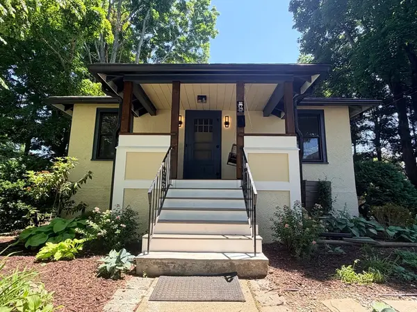 14 Reynolds Ave, Natick, MA 01760