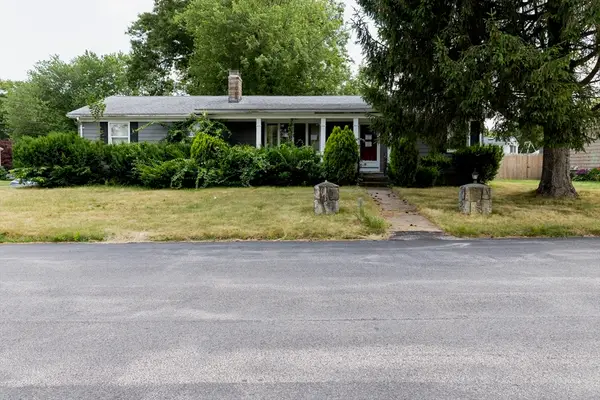 12 Cypress Dr, Smithfield, RI 02917