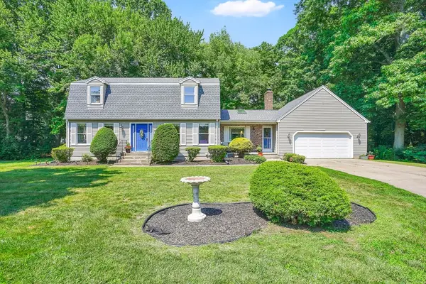 88 Jennie Cir, Agawam, MA 01001