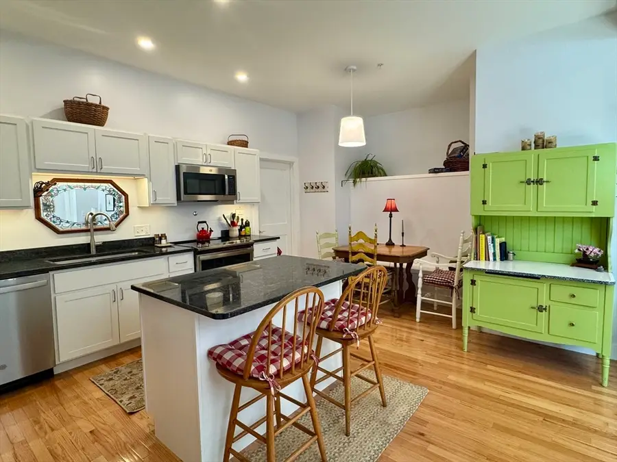 10 Deerfield Ave #9, Shelburne, MA 01370 - #3