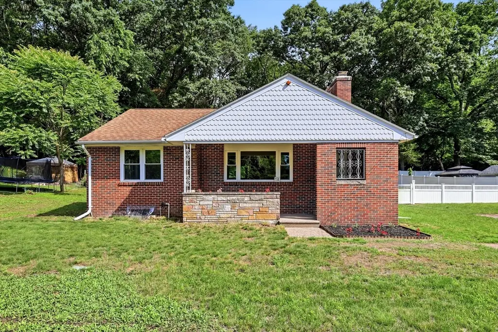 58 Hearthstone Ter, Chicopee, MA 01020 - #1