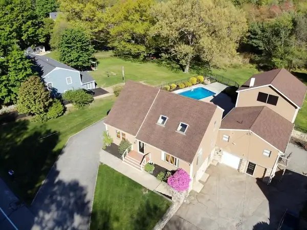 923 Main Rd, Northbridge, MA 01588