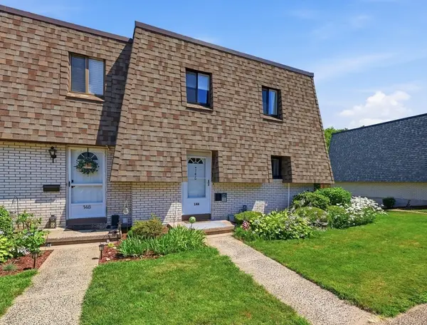 146 Beekman Drive #146, Agawam, MA 01001