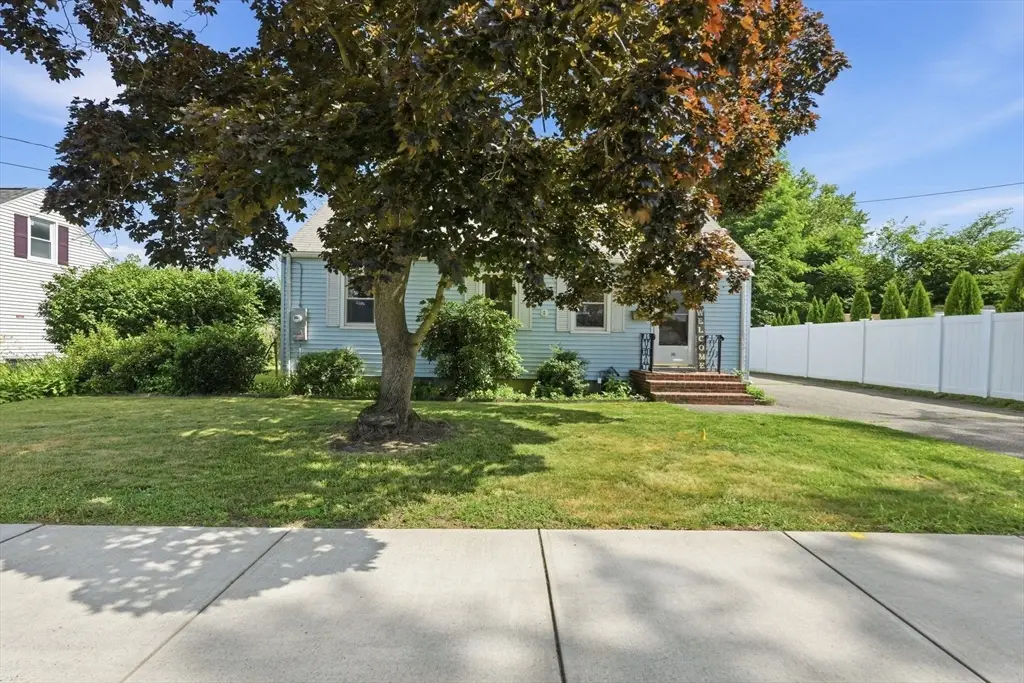 38 South Alhambra Cir, Agawam, MA 01001 - #1
