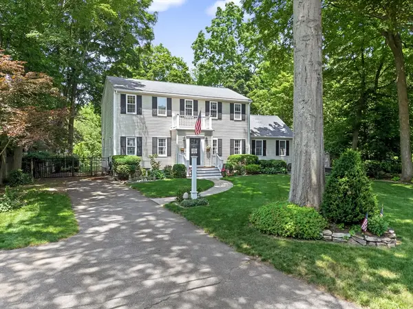 3 Pike St, Hopkinton, MA 01748