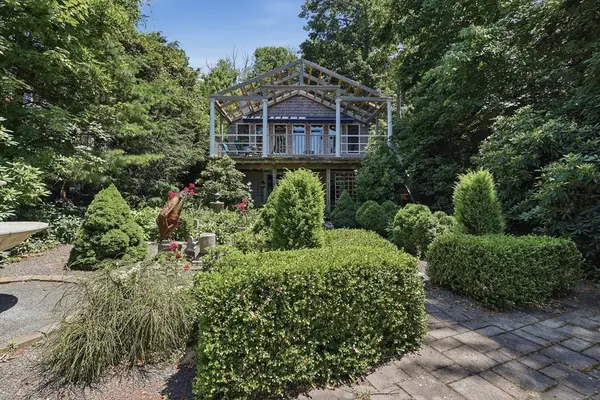 83 Sunset Drive, Charlton, MA 01507