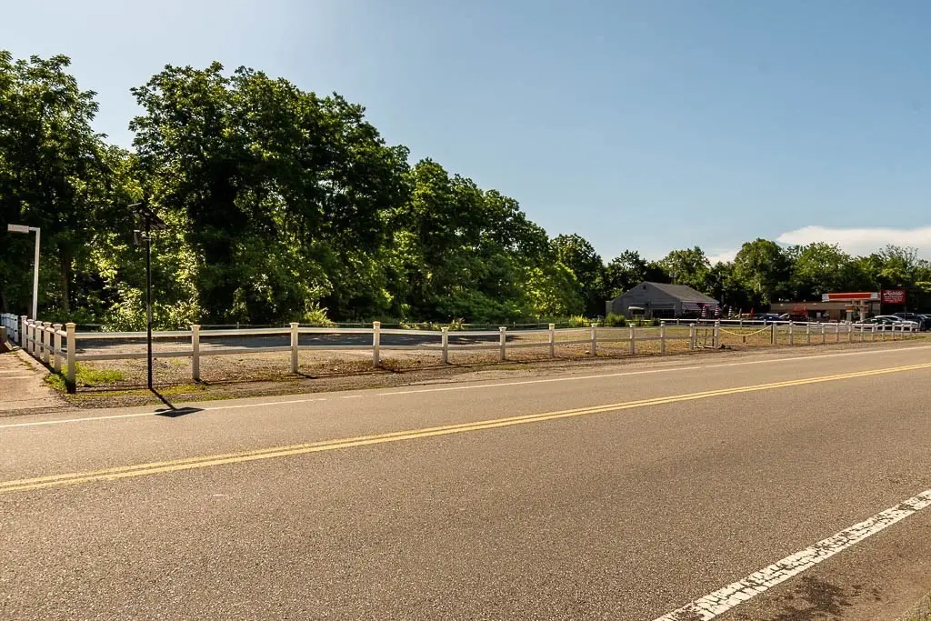 1063 Newman Ave, Seekonk, MA 02771 - #1