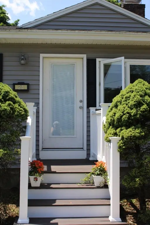 21 Whitcomb Dr, Lancaster, MA 01523 - #2