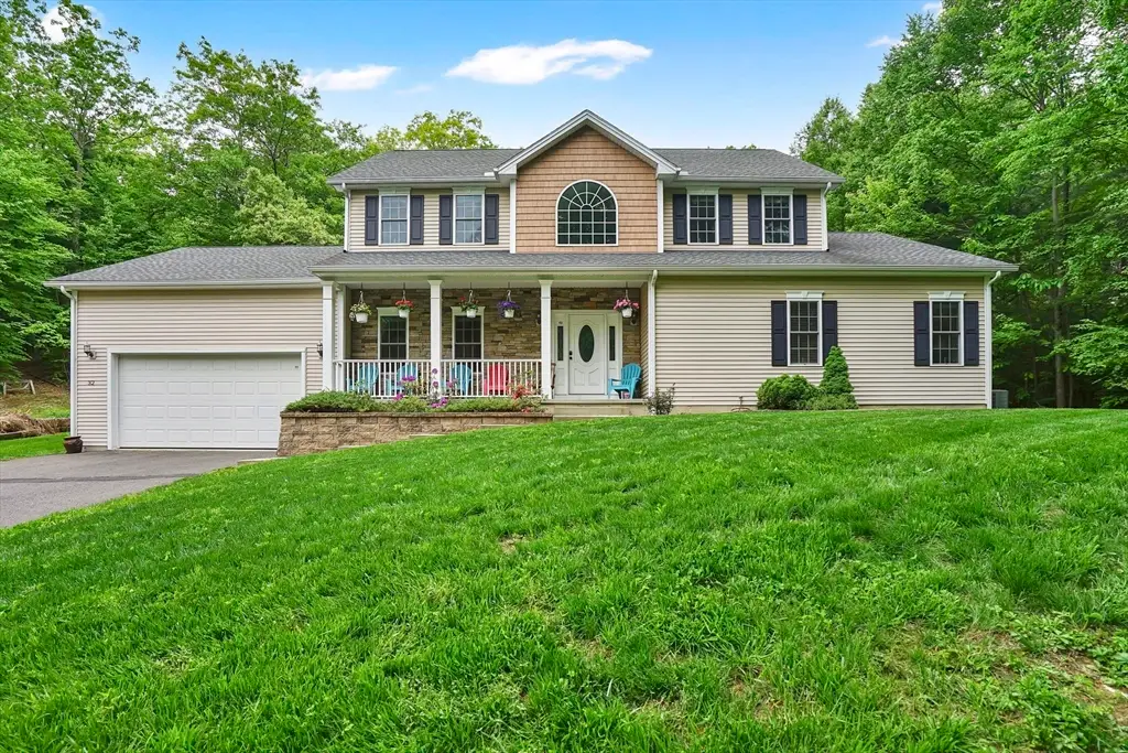 32 Bissonnette Cir, Southampton, MA 01073 - #1