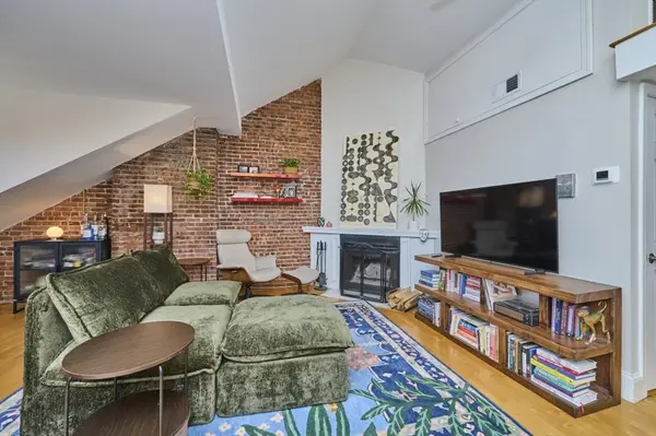683 Massachusetts Ave. #5, Boston, MA 02118