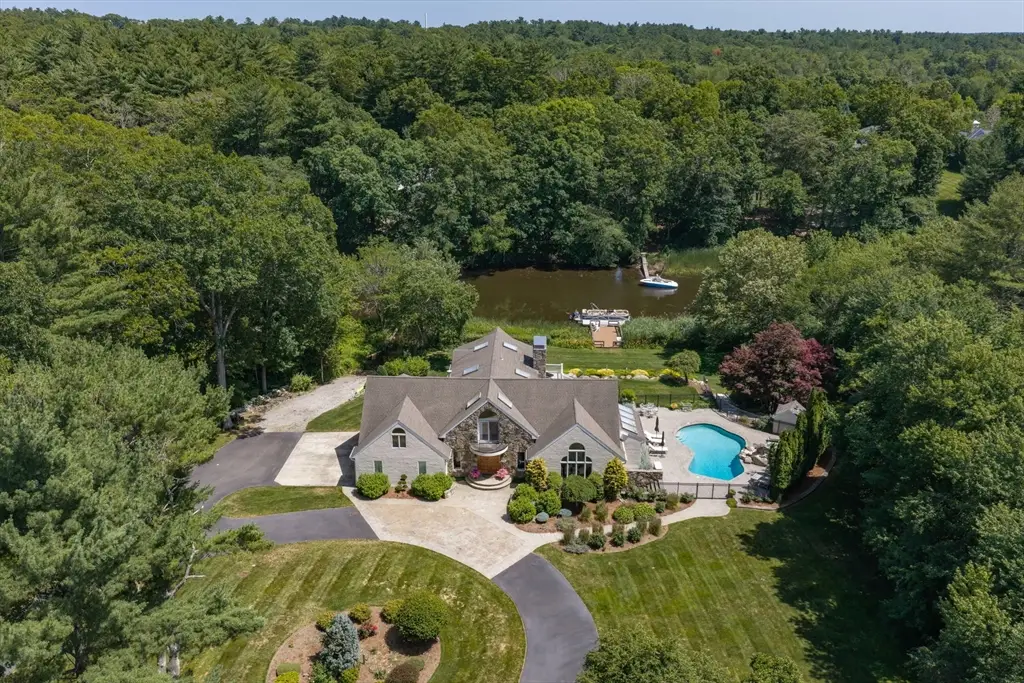 112 River Rd, Hanover, MA 02339 - #1
