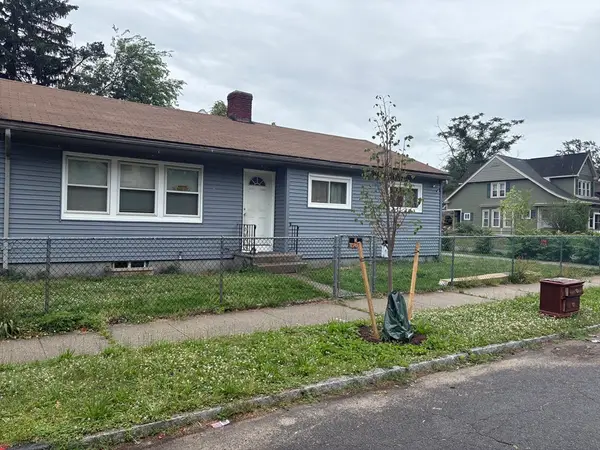 15 Freeman Ter, Springfield, MA 01104