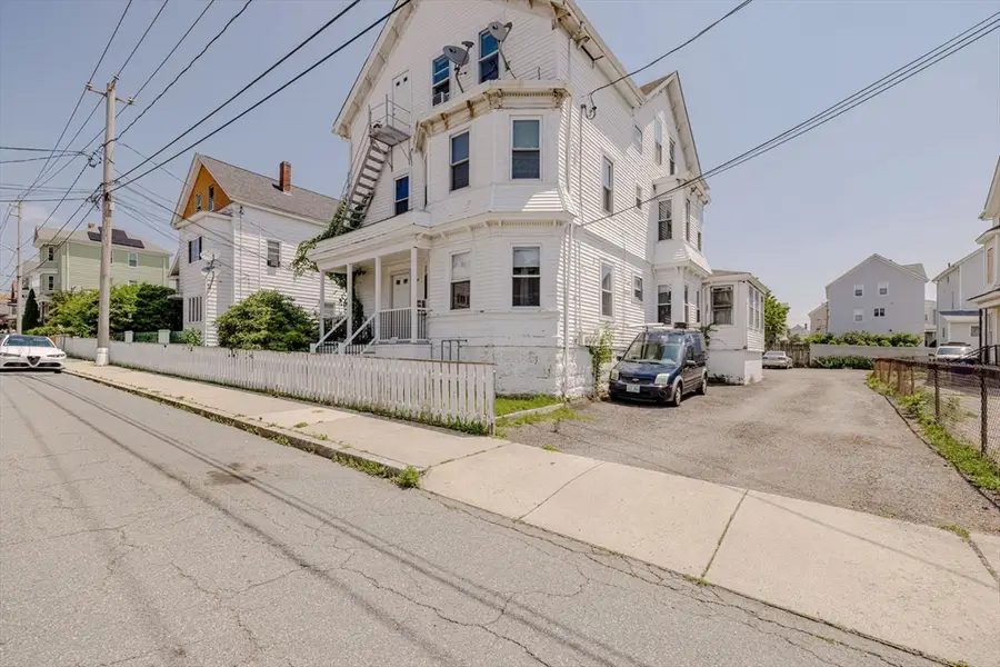 154 Mott St, Fall River, MA 02721 - #3