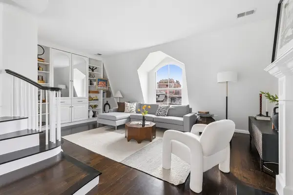 124 Beacon #PH1, Boston, MA 02116