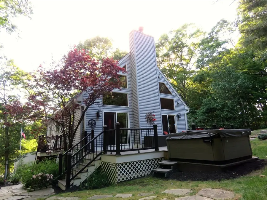 14 Circle Dr, Dudley, MA 01571 - #3