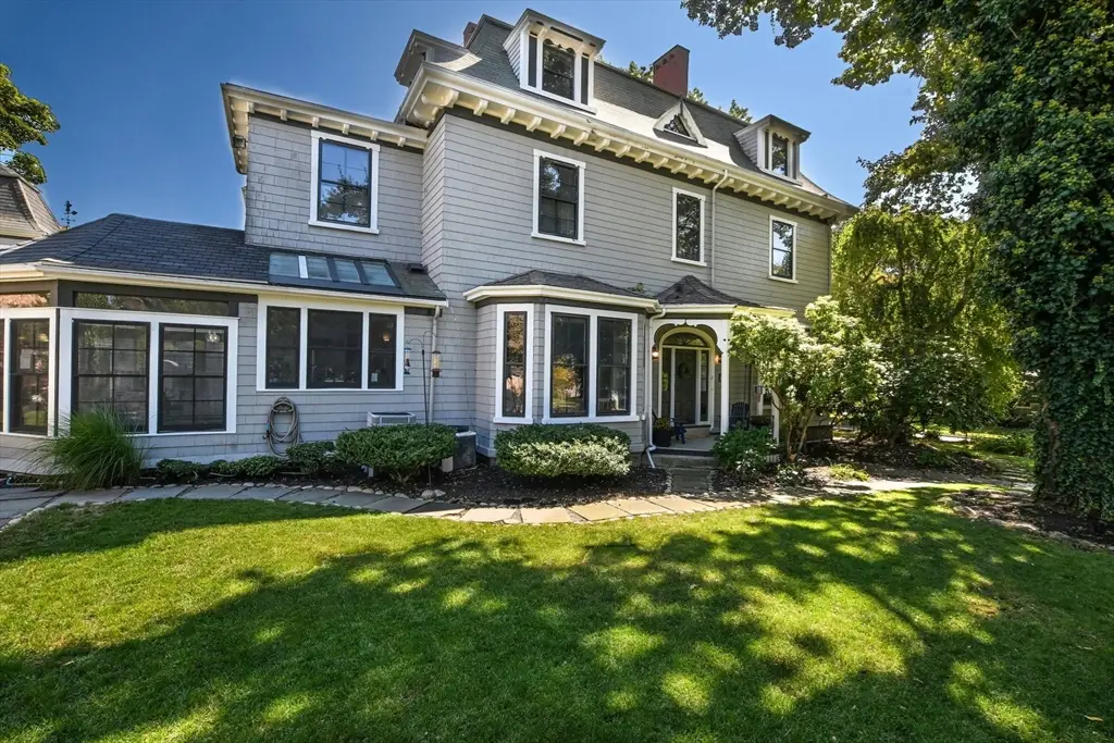 49 Hawthorn St, New Bedford, MA 02740 - #1