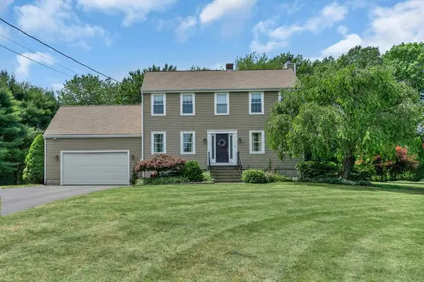 653 Lincoln St, Seekonk, MA 02771