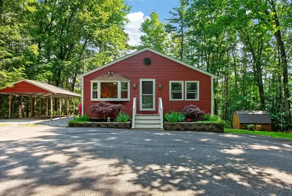 20 Iroquois Ave., Hubbardston, MA 01452