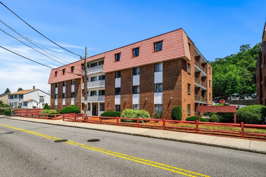 141 Pierce St #12, Malden, MA 01850 - #3