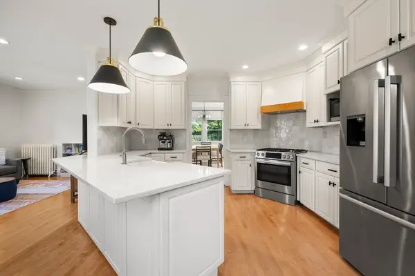 18 Benvenue Street, Wellesley, MA 02482
