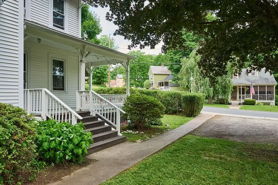 2 Pleasant St, Huntington, MA 01050 - #3