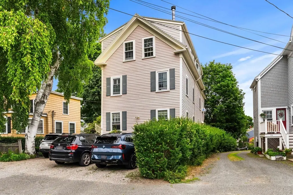 13 Linden St #3, Marblehead, MA 01945 - #1