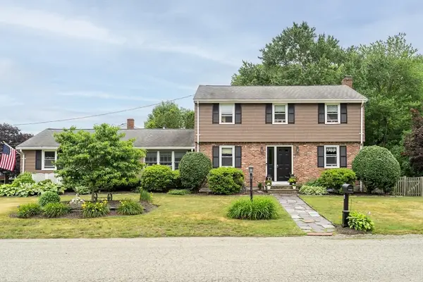 4 Roch Cir, Brockton, MA 02301