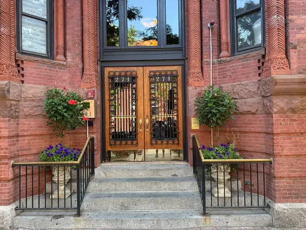 271 Dartmouth Street #2F, Boston, MA 02116