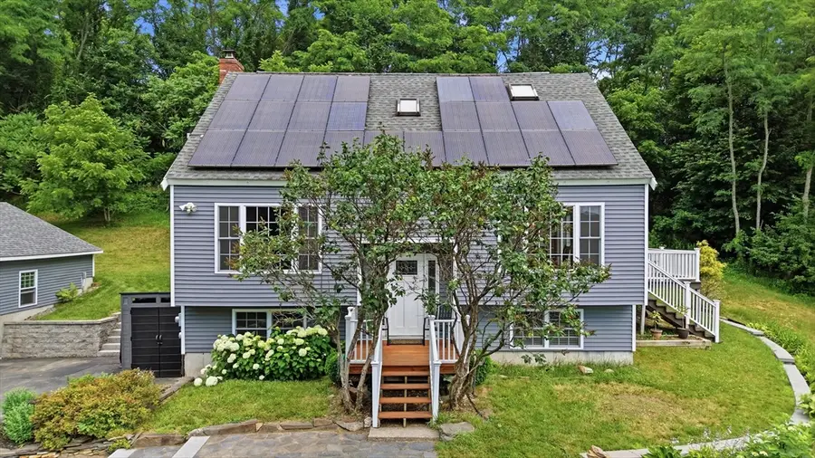 588 Main St, West Newbury, MA 01985 - #3