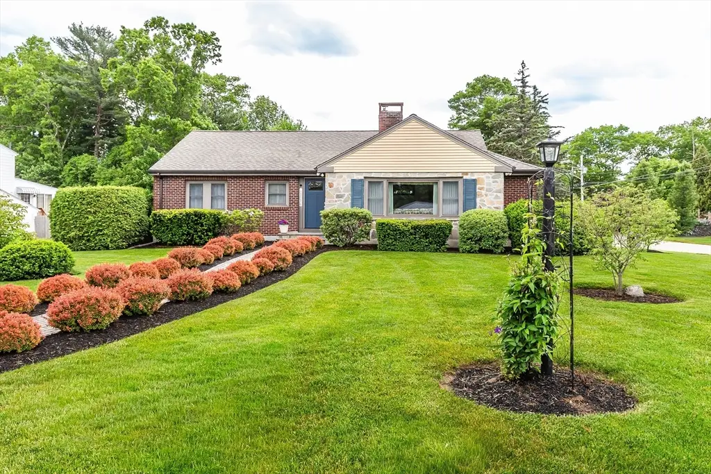 31 Harlan Dr, Brockton, MA 02301 - #1