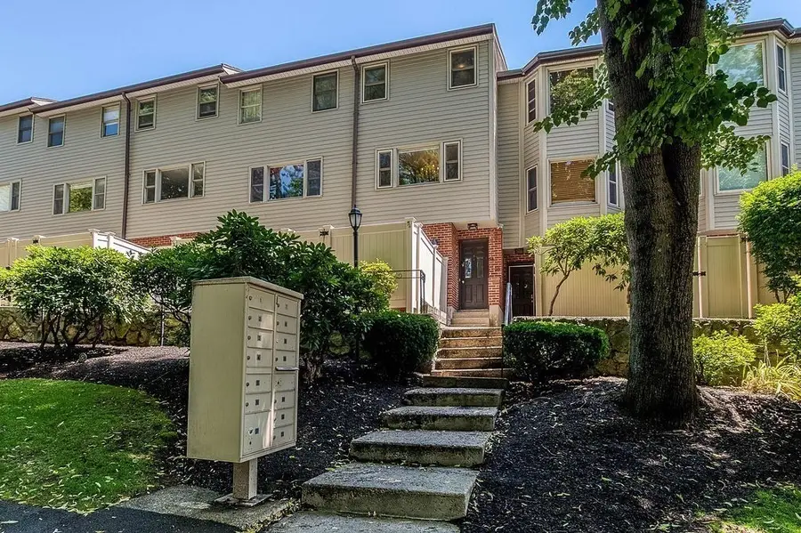54 Regent Circle #54, Brookline, MA 02445 - #3