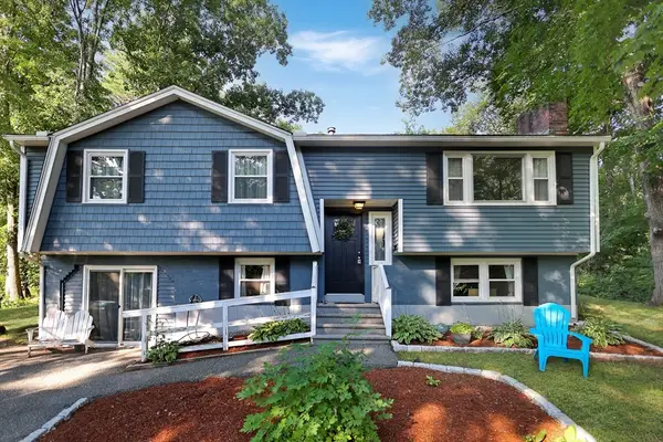 40 Kim Kris Lane, Dracut, MA 01826