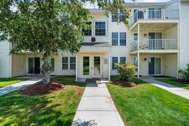7 Thoreau Ct #8, Natick, MA 01760 - #1