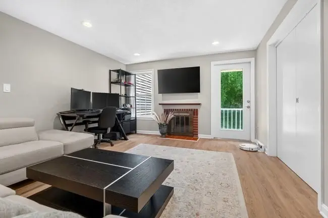 7 Thoreau Ct #8, Natick, MA 01760 - #3