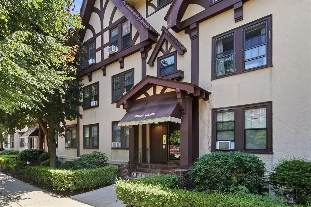 1722 Commonwealth Ave. #1, Boston, MA 02135 - #1
