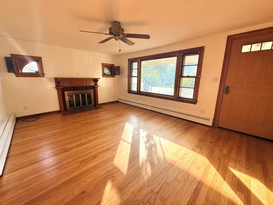 68 Wheelock Ave, Millbury, MA 01527 - #2
