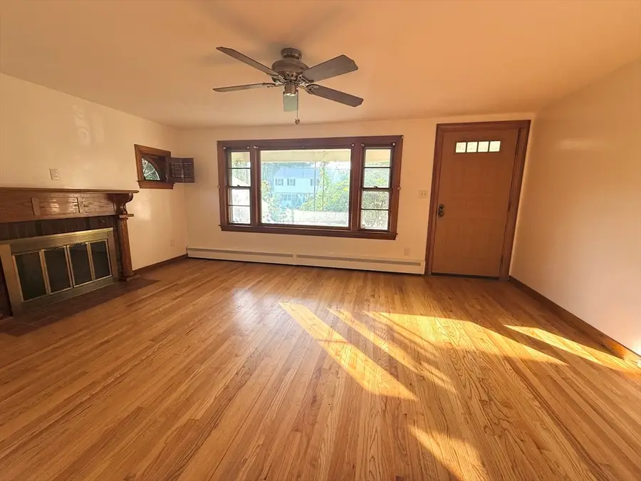 68 Wheelock Ave, Millbury, MA 01527 - #3